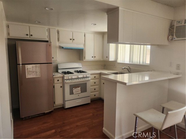 14301 Addison Street, Sherman Oaks CA: https://media.crmls.org/medias/9d972988-fe73-4aeb-85e4-13cff12aac03.jpg