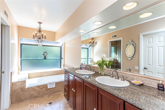 Detail Gallery Image 20 of 38 For 595 S Avenida Faro, Anaheim Hills,  CA 92807 - 4 Beds | 2/1 Baths