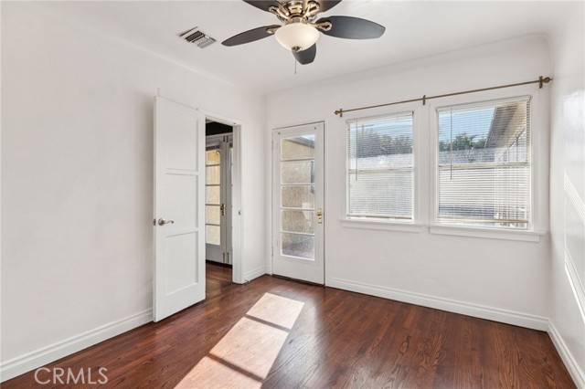 Detail Gallery Image 26 of 34 For 527 S Orchard Dr, Burbank,  CA 91506 - 4 Beds | 1/1 Baths