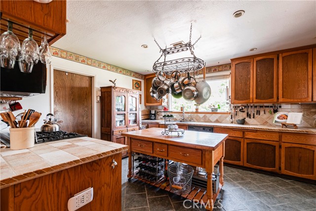 5535 Charlotte Lane, Jurupa Valley CA: https://media.crmls.org/medias/9d97b9ae-1a02-47b5-a128-55a882c09024.jpg