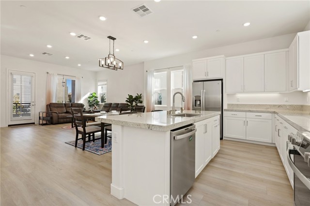 257 Sash, Irvine CA: https://media.crmls.org/medias/9d97d68c-00f1-45b8-9fa8-f783a5f477ea.jpg