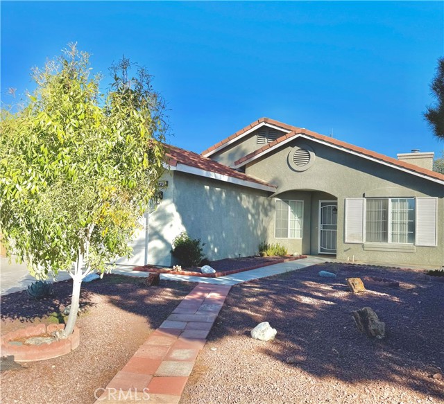 Detail Gallery Image 4 of 26 For 12709 Gaines, Victorville,  CA 92392 - 3 Beds | 2 Baths