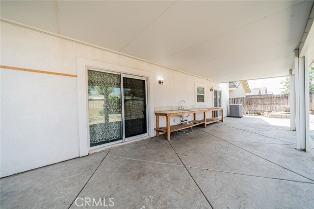 7404 Marshall Court, Highland CA: https://media.crmls.org/medias/9d984a5a-f6c9-41bc-bd8e-dee943917711.jpg