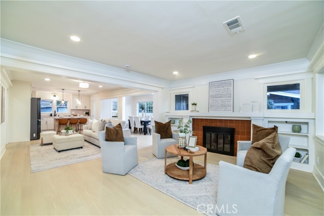 748 N Kenmore, Los Angeles CA: https://media.crmls.org/medias/9d992dad-0aeb-465c-abf1-adab958ea1b5.jpg