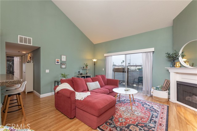Detail Gallery Image 10 of 35 For 1100 Euclid Ave #304,  Long Beach,  CA 90804 - 2 Beds | 2 Baths