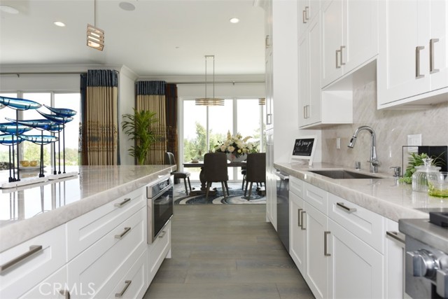 Detail Gallery Image 11 of 63 For 15451 Painter Dr, Chino Hills,  CA 91709 - 5 Beds | 5/1 Baths