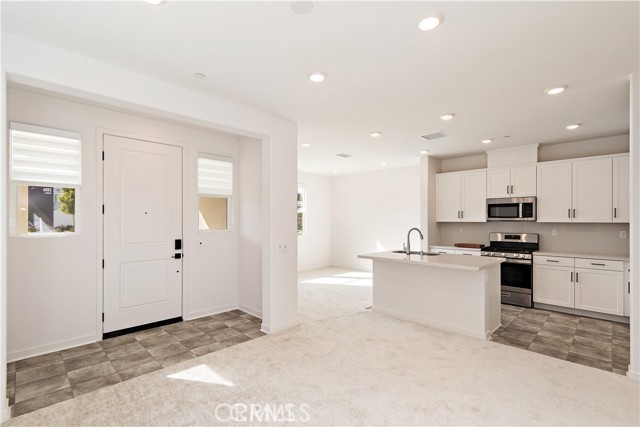 Detail Gallery Image 7 of 34 For 3962 Lavine Way #111,  Corona,  CA 92883 - 3 Beds | 2/1 Baths