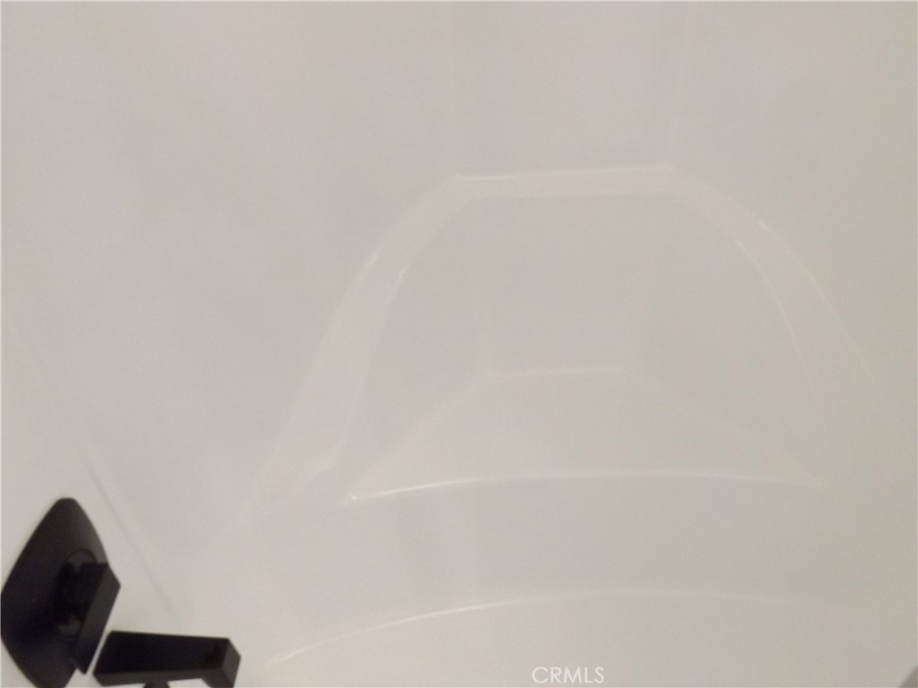https://media.crmls.org/medias/9d9a046b-bee6-47f9-b72d-ba8803e8c81f.jpg?preset=X-Large