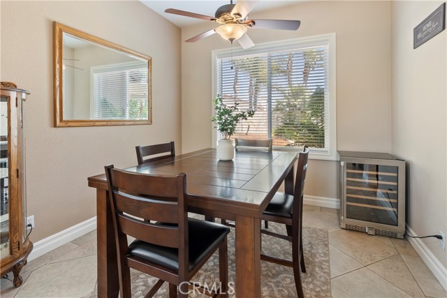 8880 Stony Brook Circle, Riverside CA: https://media.crmls.org/medias/9d9a71ae-05e2-4a36-a942-63c65e48b543.jpg