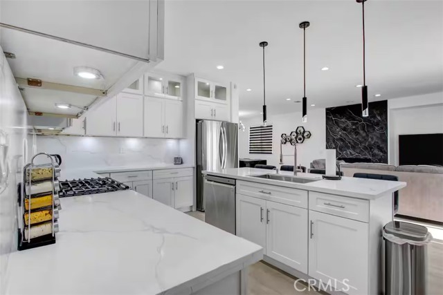 Detail Gallery Image 6 of 47 For 43955 Campo Pl, Indio,  CA 92203 - 6 Beds | 2/1 Baths