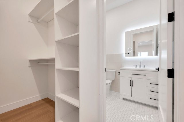 Detail Gallery Image 20 of 22 For 16514 San Fernando Mission Blvd, Granada Hills,  CA 91344 - 3 Beds | 2/1 Baths
