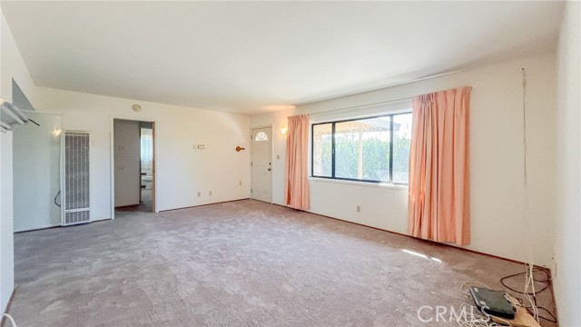 Detail Gallery Image 3 of 34 For 7411 Joshua Ln, Yucca Valley,  CA 92284 - 6 Beds | 2 Baths