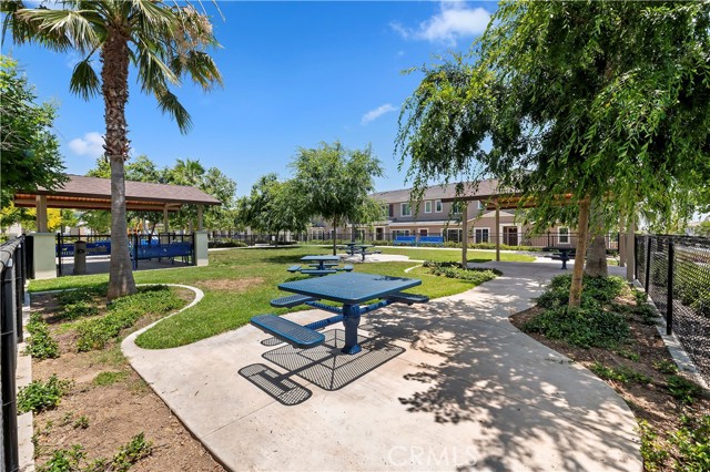 5680 Kate Way, Fontana CA: https://media.crmls.org/medias/9d9d58c2-7770-464a-825b-61f785a9c7a1.jpg