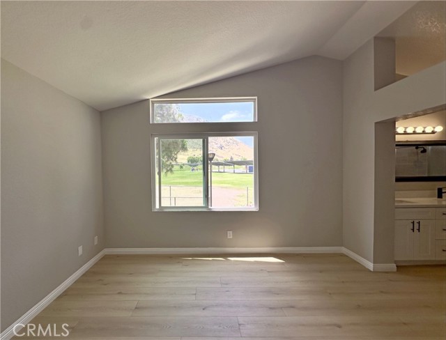 15965 Peach Tree Lane, Fontana CA: https://media.crmls.org/medias/9d9d9a98-05c6-49b9-87f6-b6bdcfd04541.jpg