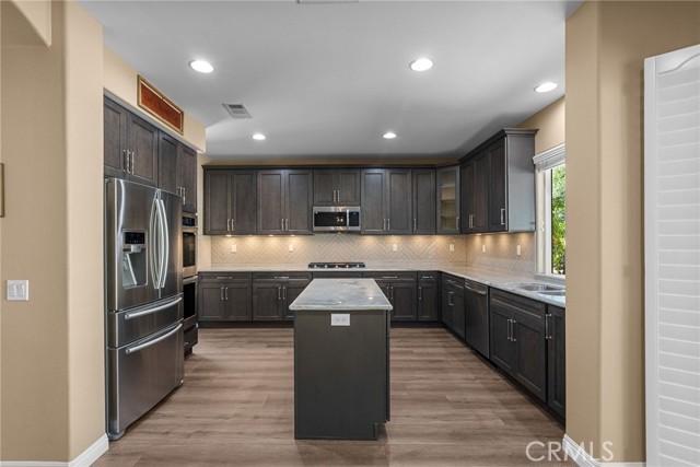 30444 Hidden Valley Court, Castaic CA: https://media.crmls.org/medias/9d9da843-2a1a-478a-8680-4b9c22d4e484.jpg