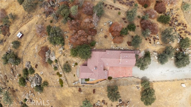 30721 Condor Place, Tehachapi CA: https://media.crmls.org/medias/9d9e7cb1-55a1-445b-ae79-fa0a117f2267.jpg