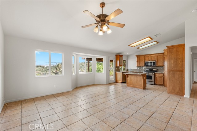 Detail Gallery Image 7 of 21 For 7655 Ventura, Yucca Valley,  CA 92284 - 4 Beds | 2 Baths