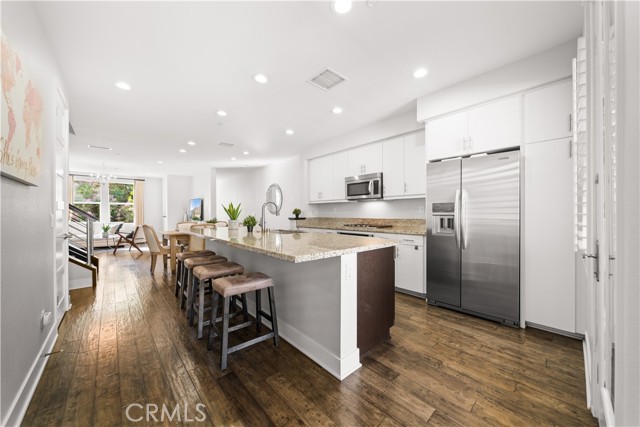 9 Compass Court, Aliso Viejo CA: https://media.crmls.org/medias/9d9ee3dc-ea83-40a5-8404-470242b4b7ba.jpg