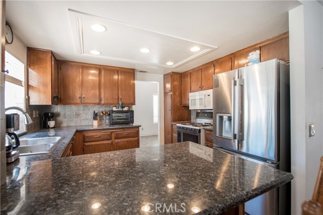 Detail Gallery Image 8 of 38 For 1741 Mojave View Cir, Corona,  CA 92882 - 3 Beds | 2/1 Baths