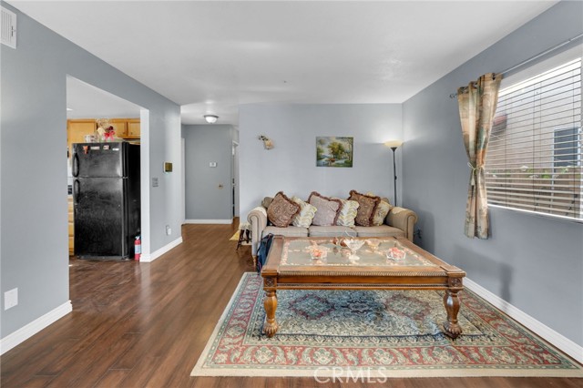 365 E Vodden Street, Rialto CA: https://media.crmls.org/medias/9d9fda48-0d8a-4769-b77e-5b30b394ee7b.jpg