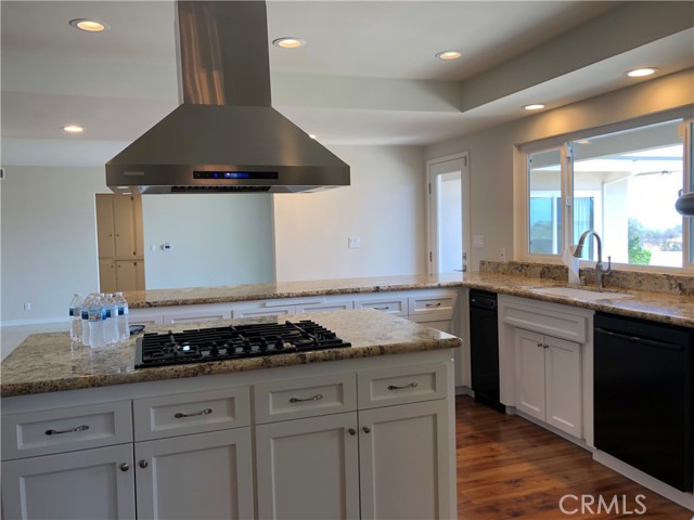 14687 Deervale Place, Sherman Oaks CA: https://media.crmls.org/medias/9da02fc0-bc05-4f0c-a4a6-8e9686a52bb3.jpg