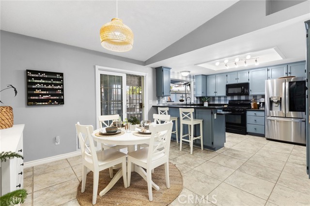 Detail Gallery Image 14 of 39 For 12659 Meadbury Dr, Moreno Valley,  CA 92553 - 4 Beds | 2 Baths