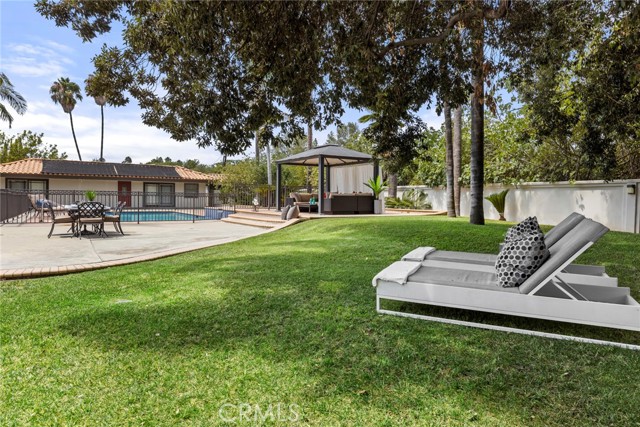417 W Las Palmas Drive, Fullerton CA: https://media.crmls.org/medias/9da09aa5-9269-4589-ad77-eb02599e7c7b.jpg