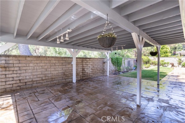 24302 Vista Ridge Drive, Valencia CA: https://media.crmls.org/medias/9da0c6bb-7f22-41e3-9b3e-5c8a03246ca0.jpg