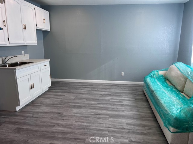 1222 E 103rd Street, Los Angeles CA: https://media.crmls.org/medias/9da1812a-cebd-49ef-95f4-fb0786dd6c59.jpg