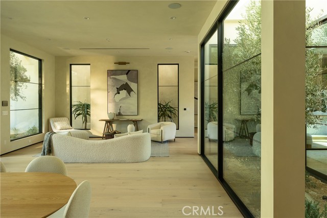 Detail Gallery Image 17 of 36 For 23340 Collins, Woodland Hills,  CA 91367 - 4 Beds | 4/1 Baths