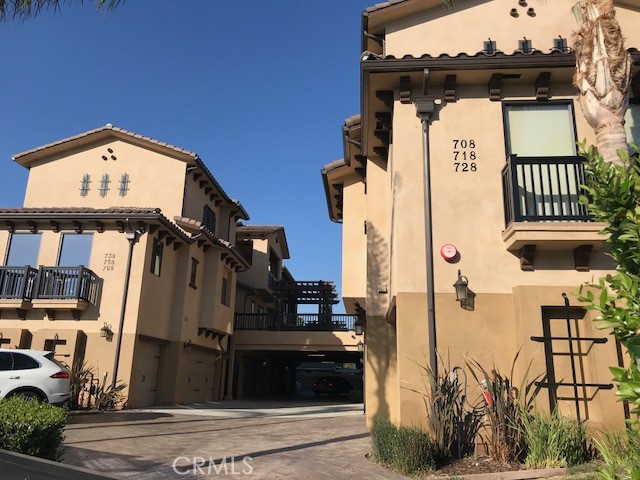 Detail Gallery Image 3 of 6 For 728 N Atlantic Bld #B,  Alhambra,  CA 91801 - 2 Beds | 2/1 Baths