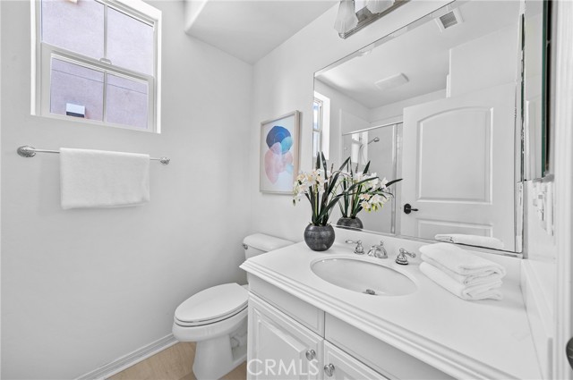 97 Twin Gables, Irvine CA: https://media.crmls.org/medias/9da2e63b-45f0-414d-9286-38e087892888.jpg