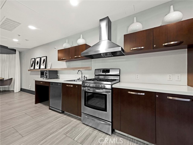 Detail Gallery Image 32 of 52 For 411 W Seaside Way #405,  Long Beach,  CA 90802 - 2 Beds | 2 Baths