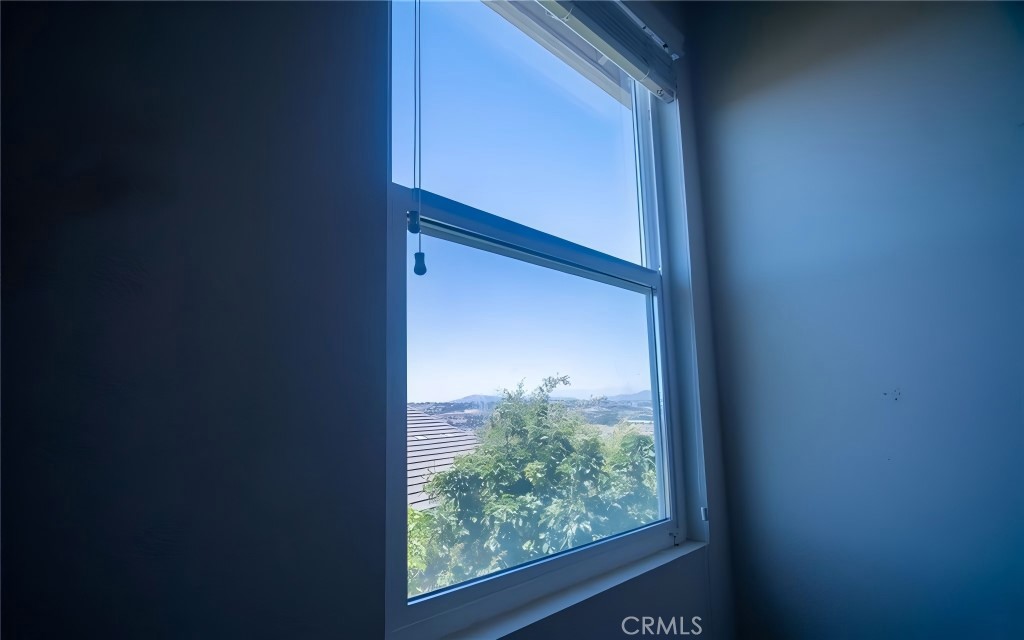 https://media.crmls.org/medias/9da39325-4fe3-423f-93aa-cf6bd6da857c.jpg?preset=X-Large