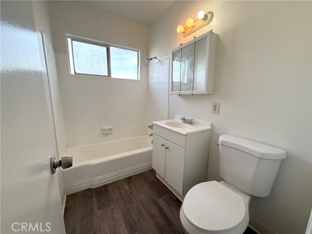 Detail Gallery Image 7 of 13 For 1036 W 95th St #5,  Los Angeles,  CA 90044 - 2 Beds | 1 Baths