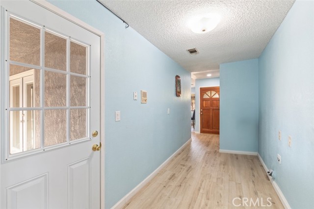 17733 Fresno Street, Hesperia CA: https://media.crmls.org/medias/9da40f81-d566-4b0b-8397-1e0b3e51b0a3.jpg