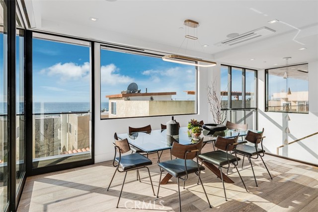 200 40th Street, Manhattan Beach, California 90266, 4 Bedrooms Bedrooms, ,4 BathroomsBathrooms,Residential,Sold,40th,SB22010624