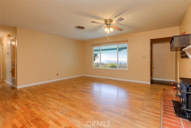 Detail Gallery Image 5 of 33 For 233 Skyline Bld, Oroville,  CA 95966 - 3 Beds | 2 Baths