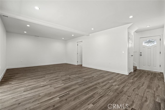 11062 Oneida Avenue, San Fernando CA: https://media.crmls.org/medias/9da56bf2-09ec-4c0d-8914-0dda2ee840a3.jpg