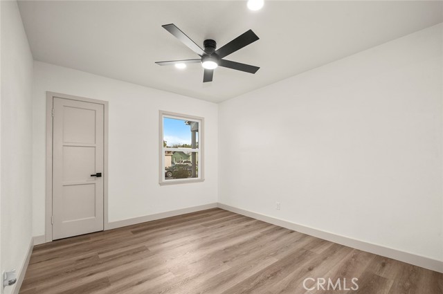 Detail Gallery Image 16 of 44 For 924 W Almond St, Compton,  CA 90220 - 3 Beds | 2 Baths