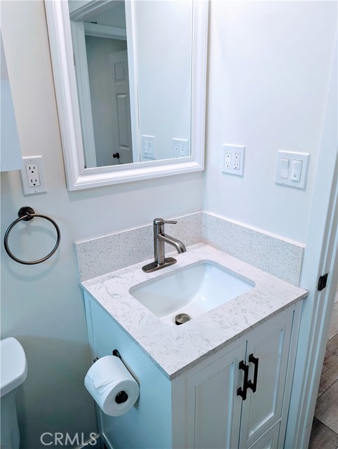 Detail Gallery Image 8 of 15 For 1620 Acacia Ave, Torrance,  CA 90501 - 2 Beds | 1/1 Baths