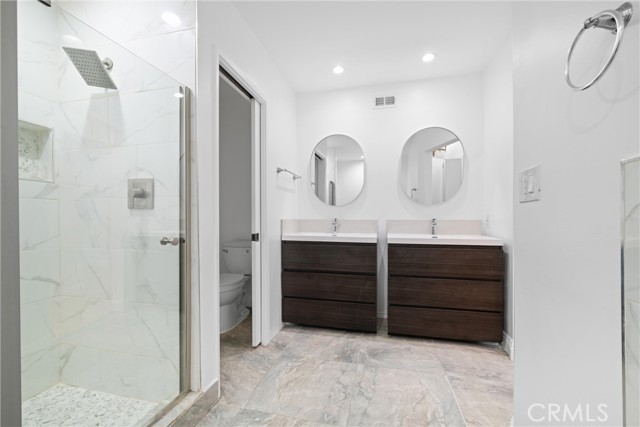 5335 White Oak Avenue, Encino CA: https://media.crmls.org/medias/9da6a9a1-1c57-440f-97ad-21545732c99f.jpg