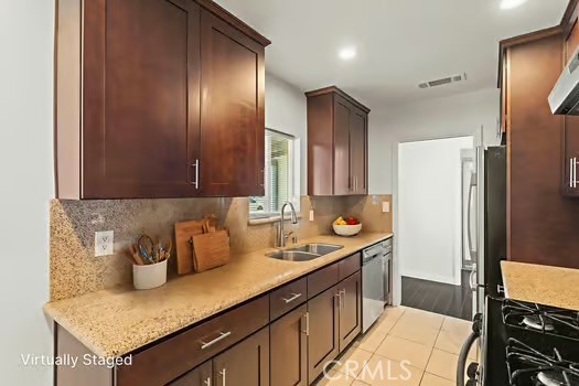 Detail Gallery Image 13 of 27 For 4775 Beverly Ct, Riverside,  CA 92506 - 3 Beds | 2 Baths