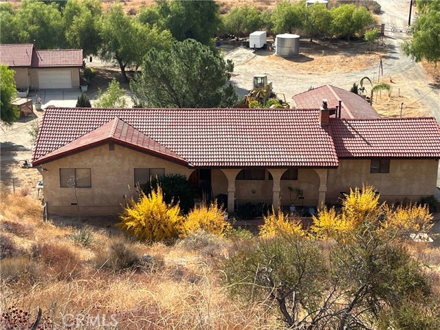 Detail Gallery Image 1 of 8 For 17066 Fitch Ave, Canyon Country,  CA 91351 - 5 Beds | 3 Baths