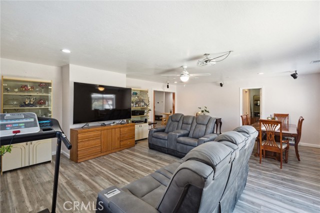 2683 E Trimble Road, San Jose CA: https://media.crmls.org/medias/9da88d20-09c5-49be-aaa1-021e21591da5.jpg