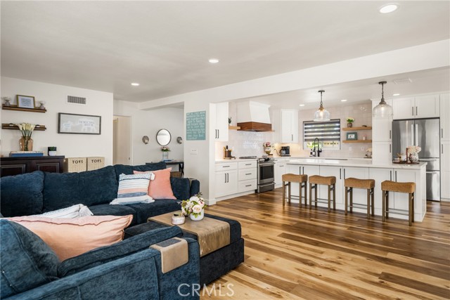 Detail Gallery Image 13 of 49 For 13381 Del Cerro Dr, Tustin,  CA 92780 - 5 Beds | 3 Baths