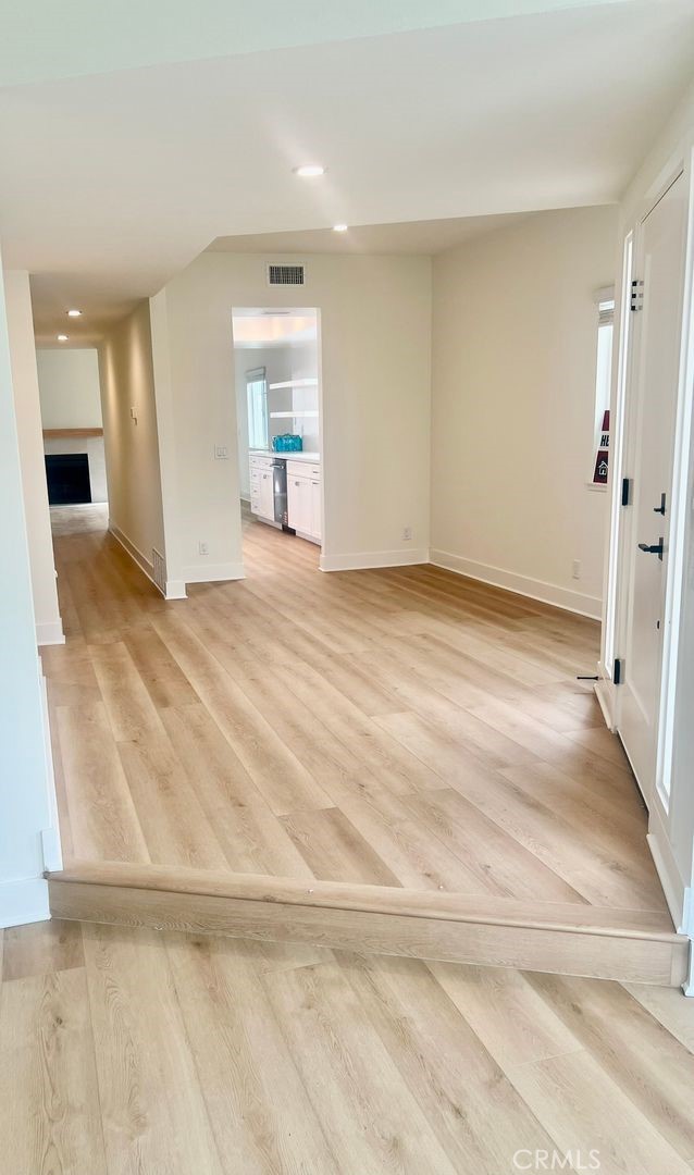 Detail Gallery Image 2 of 27 For 202 18th, Huntington Beach,  CA 92648 - 3 Beds | 2/1 Baths