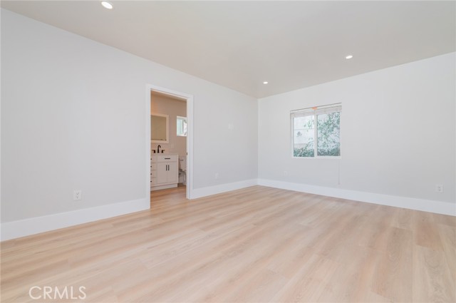 Detail Gallery Image 15 of 31 For 5212 Noble Ave, Sherman Oaks,  CA 91411 - 3 Beds | 2 Baths