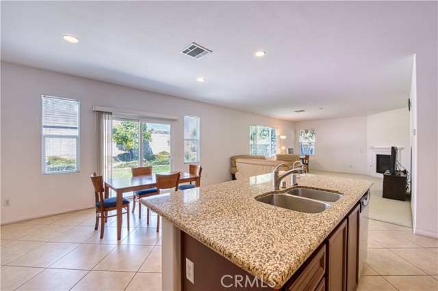 Detail Gallery Image 7 of 29 For 7197 Tiburon Dr, Corona,  CA 92880 - 3 Beds | 2/1 Baths