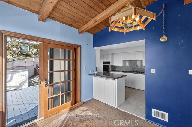 Detail Gallery Image 13 of 31 For 909 Montgomery, Hermosa Beach,  CA 90254 - 2 Beds | 2 Baths